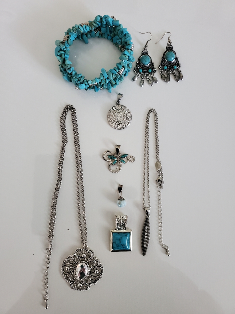 8 Piece Southwestern Boho Costume Jewelry Lot. Faux Turquoise & Silver Tone
